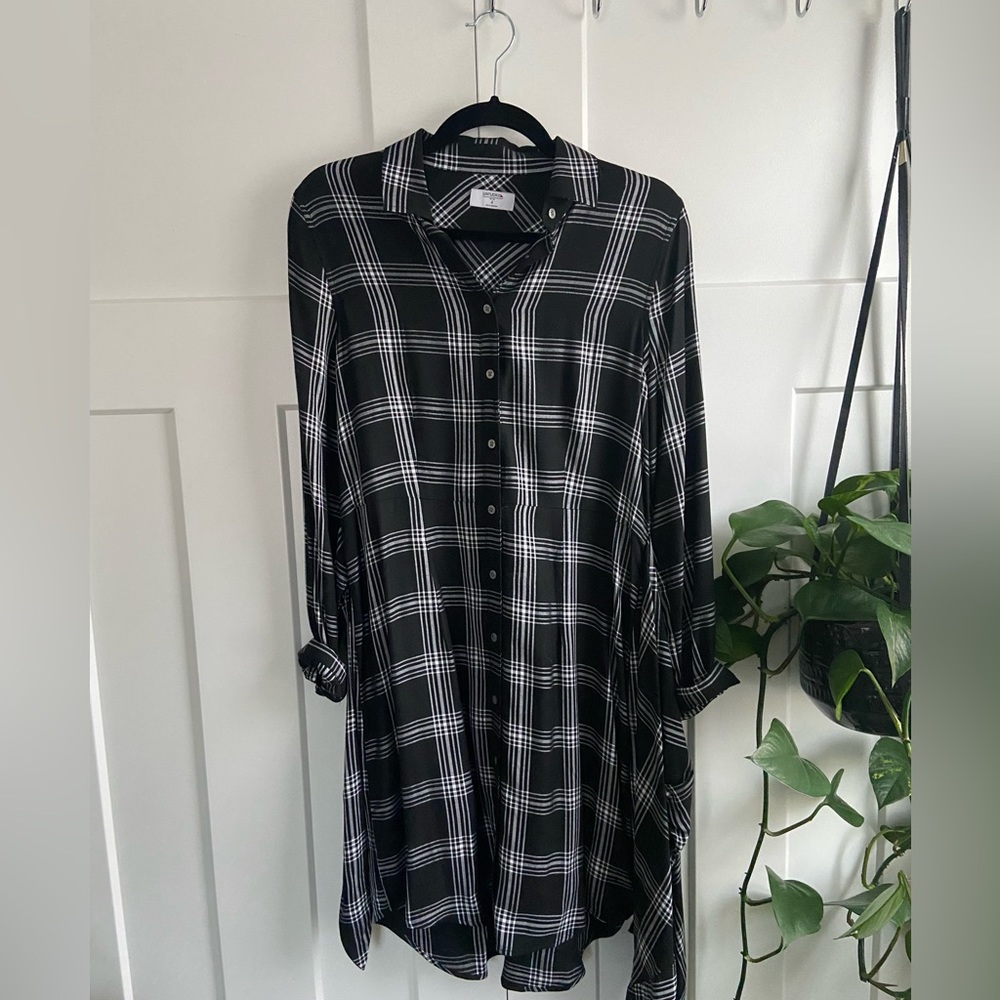 UNTUCKit Women’s Dress Size 4